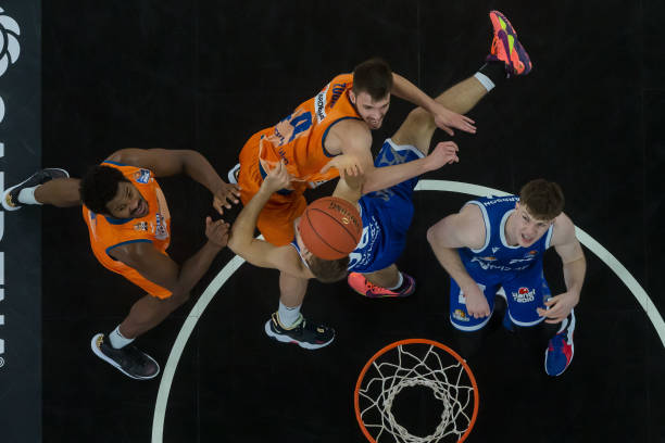 在激烈的足 在激烈的足